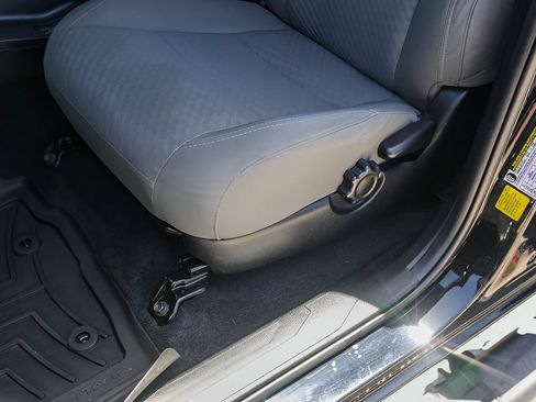 Used 2021 Toyota Tacoma SR w/ SR Convenience Package RWD image 11