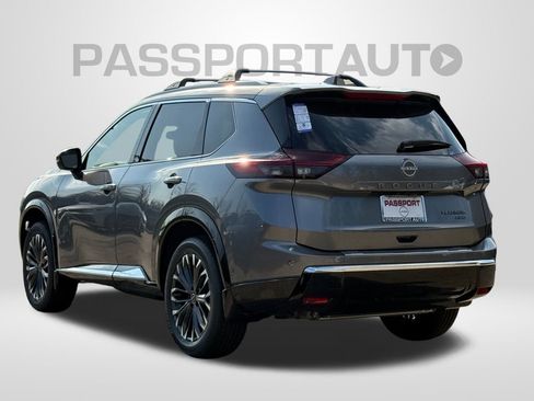 New 2026 Nissan Rogue Platinum image 4