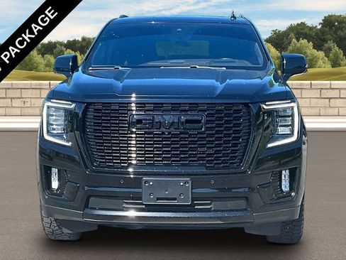 Used 2021 GMC Yukon Denali w/ Denali Premium Package AWD/4WD image 3