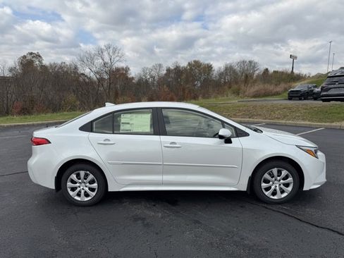 New 2026 Toyota Corolla LE image 2