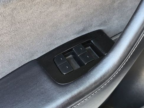 Used 2021 Tesla Model Y Long Range image 24