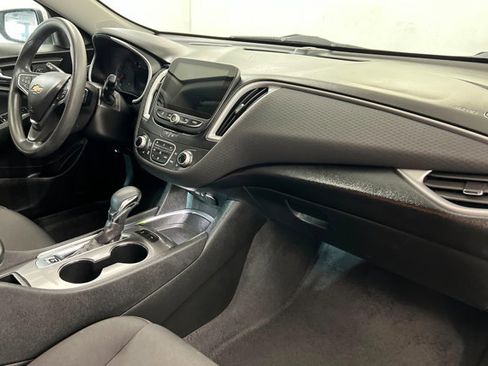 Used 2025 Chevrolet Malibu LT image 23