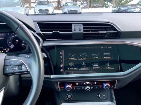 Used 2023 Audi Q3 2.0T Premium w/ Convenience Package image 4