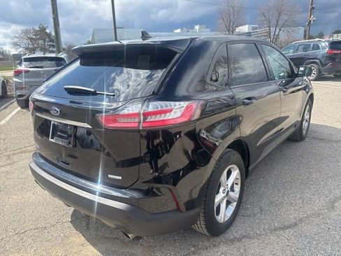 Used 2020 Ford Edge SE image 3