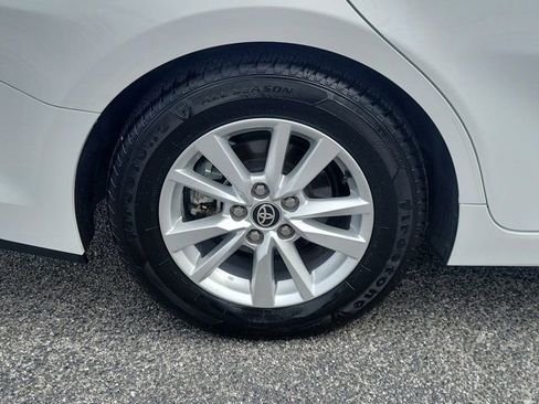 Used 2025 Toyota Camry LE FWD image 5