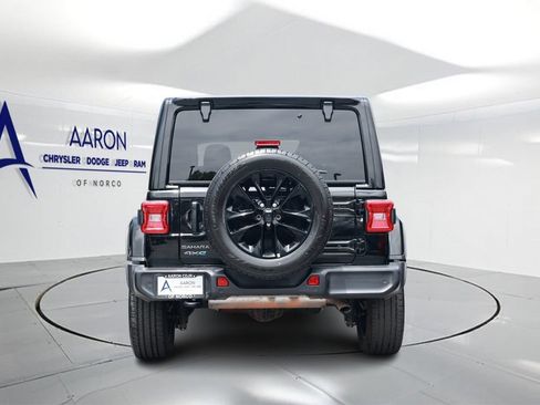 Used 2025 Jeep Wrangler Unlimited Sahara w/ Safety Group AWD/4WD image 3