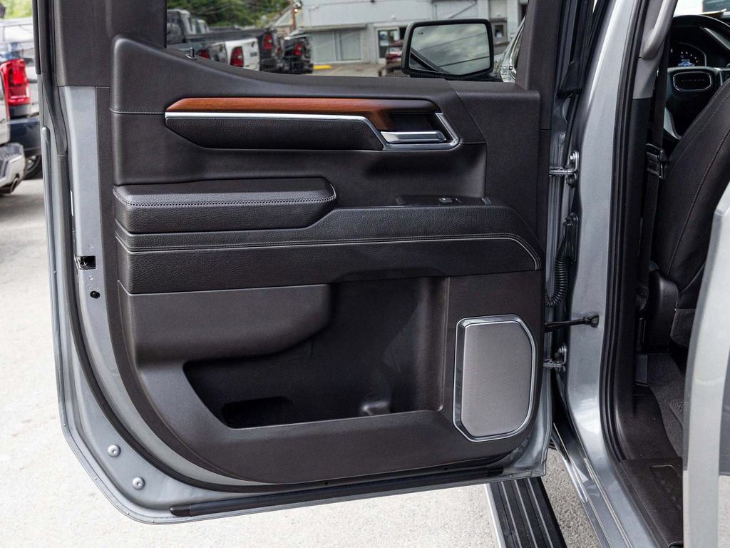 Used 2024 GMC Sierra 1500 Denali w/ Denali Reserve Package AWD/4WD image 14