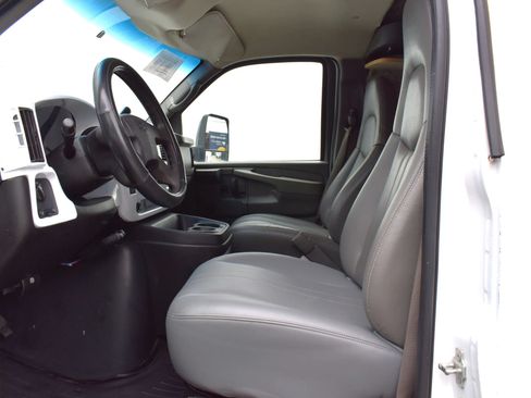 Used 2006 Chevrolet Express 3500 RWD image 40