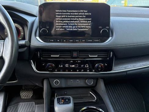 Certified 2022 Nissan Rogue Platinum w/ Head-Up Display Package image 19