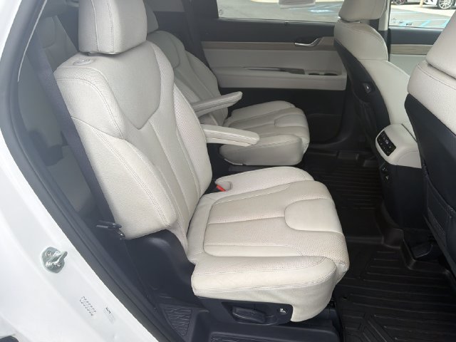 Used 2021 Hyundai Palisade SEL w/ Premium Package FWD image 17