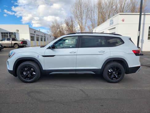 New 2026 Volkswagen Atlas Peak Edition AWD/4WD image 4