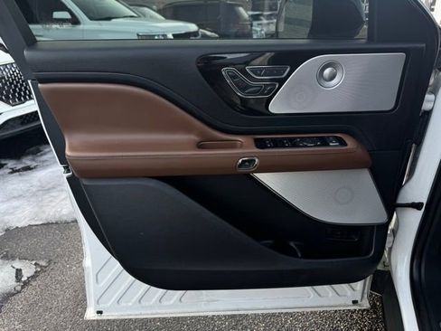 Used 2023 Lincoln Aviator Reserve w/ Equipment Group 201A image 12