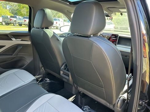 New 2026 Volkswagen Tiguan SE R-Line FWD image 41