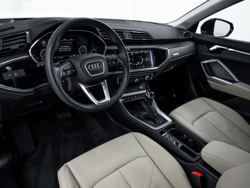 Certified 2025 Audi Q3 2.0T Premium Plus w/ Premium Plus Package image 8