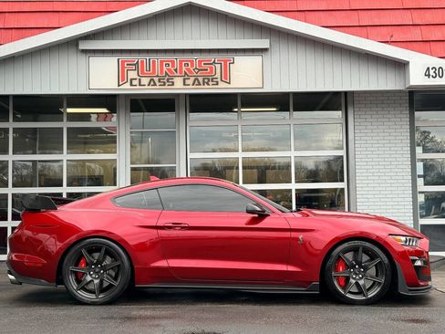 Used 2021 Ford Mustang Shelby GT500 w/ Carbon Fiber Track Pack image 3