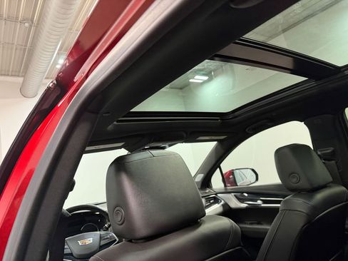 Used 2024 Cadillac XT5 Premium Luxury image 11