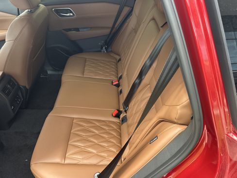 New 2026 Nissan Rogue Platinum AWD/4WD image 12