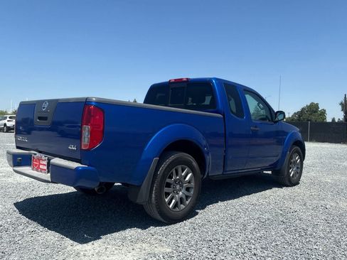 Used 2012 Nissan Frontier SV w/ Sport Appearance Pkg AWD/4WD image 3