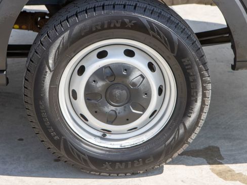 Used 2019 Ford Transit 250 148 Medium Roof image 28