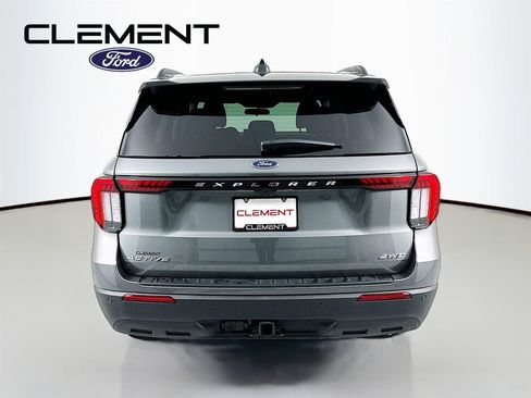 New 2026 Ford Explorer Active image 7