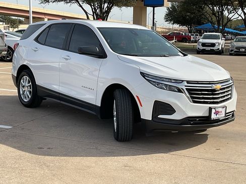 Used 2024 Chevrolet Equinox LS image 4