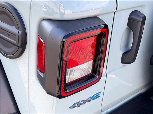 Used 2023 Jeep Wrangler Unlimited w/ Sun & Screen Package AWD/4WD image 34