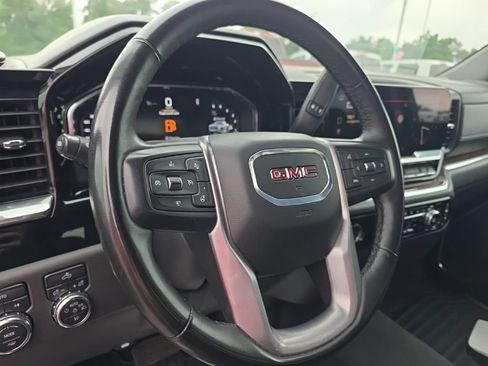 Used 2024 GMC Sierra 1500 Elevation AWD/4WD image 9
