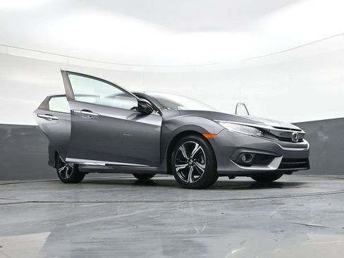 Used 2017 Honda Civic Touring image 37