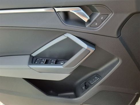 New 2025 Audi Q3 2.0T Premium image 19