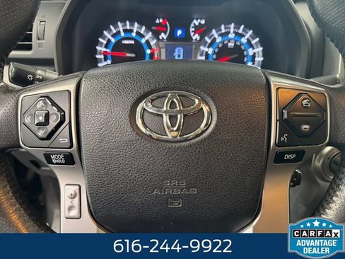 Used 2015 Toyota 4Runner SR5 AWD/4WD image 19