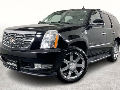 Used 2013 Cadillac Escalade Luxury image 15