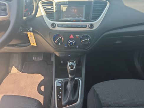 Used 2021 Hyundai Accent SE FWD image 12