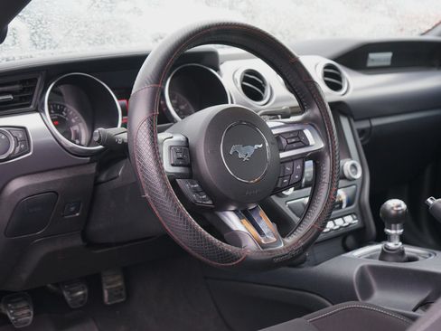 Used 2022 Ford Mustang GT RWD image 11