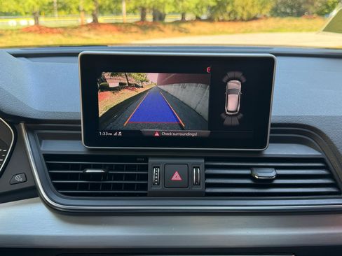 Used 2018 Audi SQ5 Premium Plus w/ Navigation Package image 21