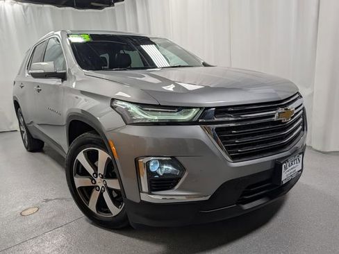 Used 2023 Chevrolet Traverse LT w/ LT Premium Package AWD/4WD image 2