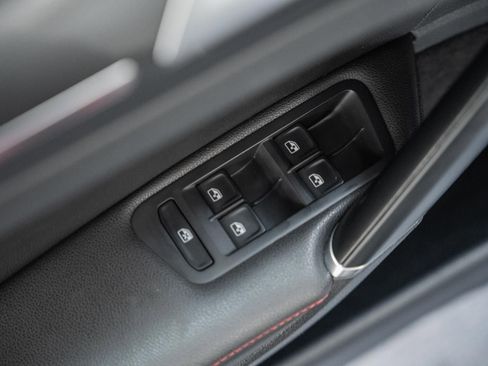 Used 2020 Volkswagen GTI SE image 47