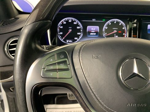 Used 2017 Mercedes-Benz S 550 Sedan image 18
