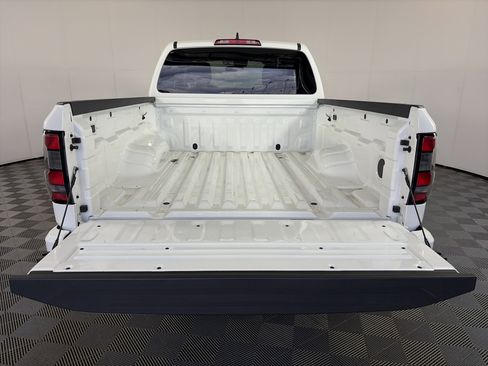 Used 2024 Nissan Frontier SV w/ Technology Package image 12