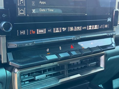 Used 2024 GMC Hummer EV 3X image 19