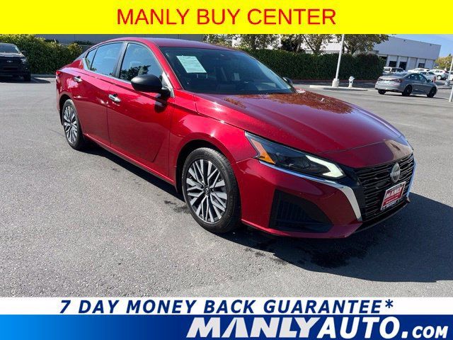 Used 2024 Nissan Altima 2.5 SV FWD image 1