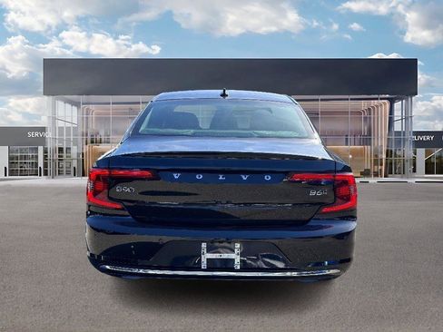 Used 2022 Volvo S90 B6 Inscription w/ Advanced Package image 5