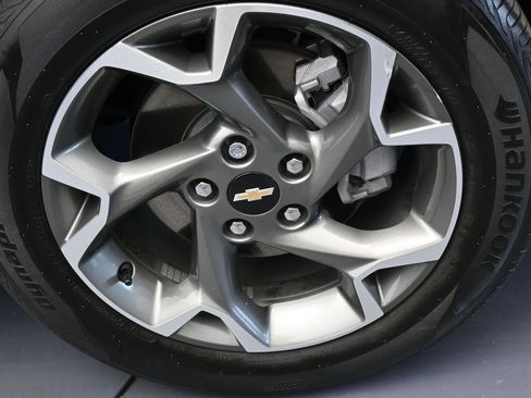 Used 2025 Chevrolet Trax LT w/ Driver Confidence Package image 40