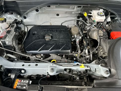 Used 2025 Chevrolet TrailBlazer LT AWD/4WD image 12
