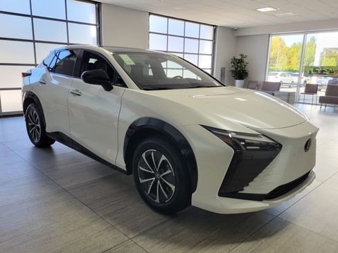 Certified 2023 Lexus RZ 450e Premium image 7