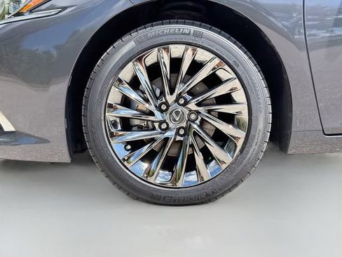 Used 2024 Lexus ES 300h w/ Technology Package FWD image 42