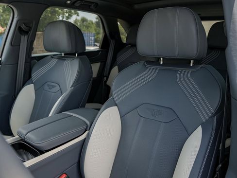 New 2025 Bentley Bentayga AWD/4WD image 21