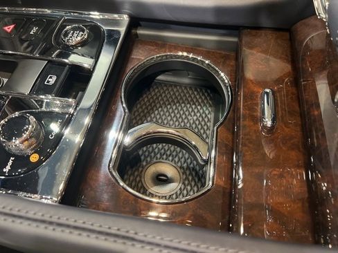 Used 2019 Bentley Mulsanne image 33