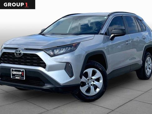 Used 2019 Toyota RAV4 LE FWD image 1