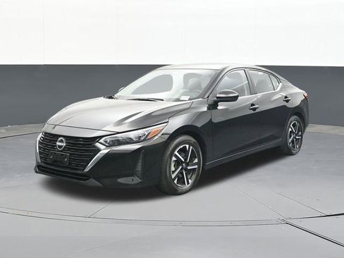 Used 2025 Nissan Sentra SV image 4