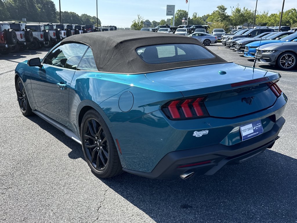 Used 2026 Ford Mustang Premium RWD image 5